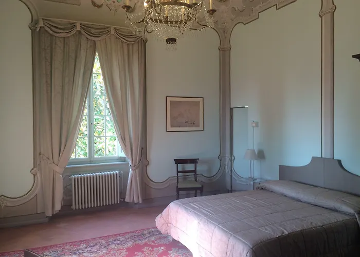 Bed and Breakfast Alta - Residenza D'epoca Con Piscina 4*