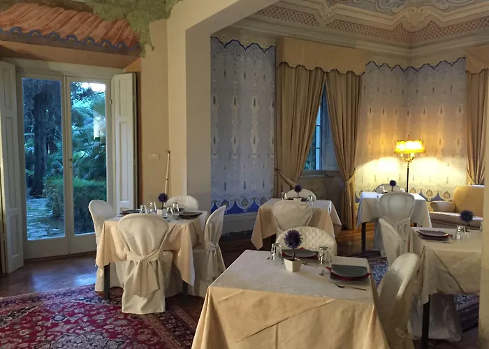 Alta - Residenza D'epoca Con Piscina 4*