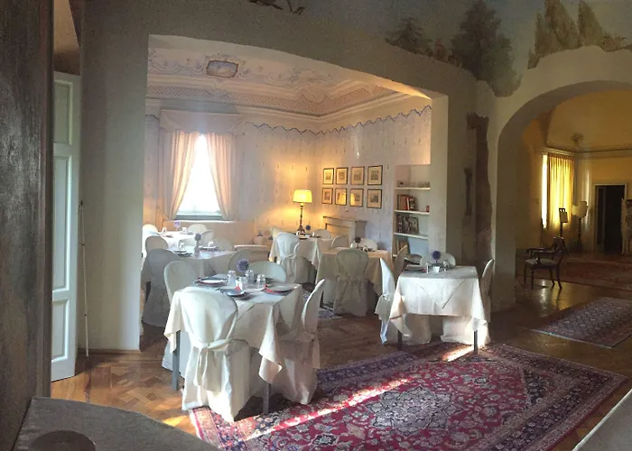 Alta - Residenza D'epoca Con Piscina 4*