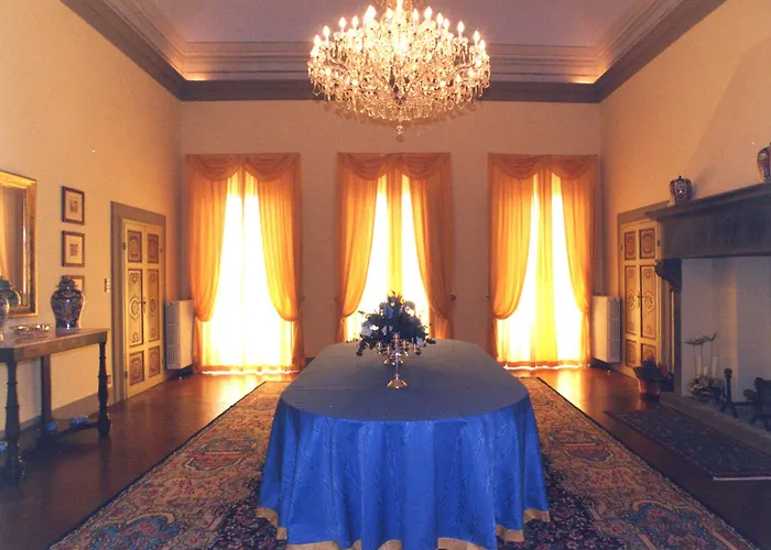 Alta - Residenza D'epoca Con Piscina 4*