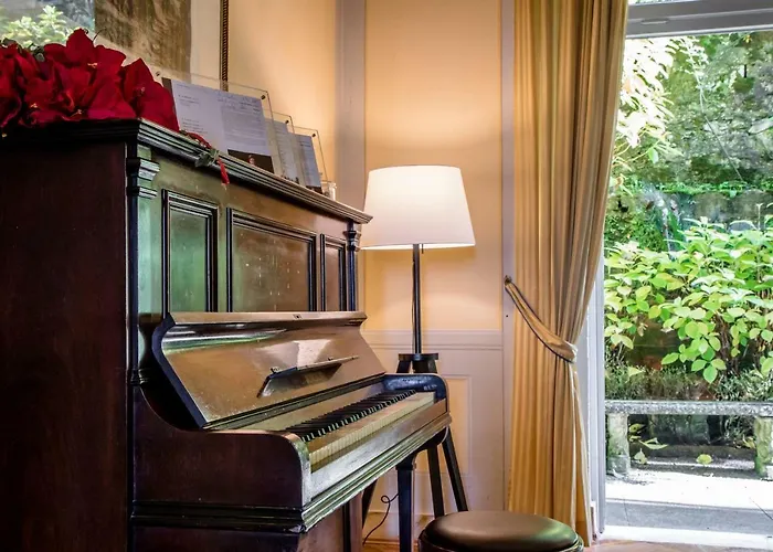 Alta - Residenza D'epoca Con Piscina 4*